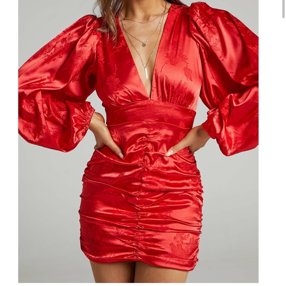 Showpo. Richmond long sleeve ruched mini dress in red, size 4